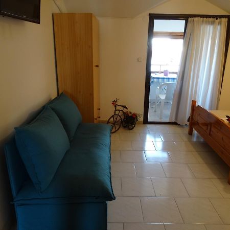 Christakos Apartments Vrasná Dış mekan fotoğraf